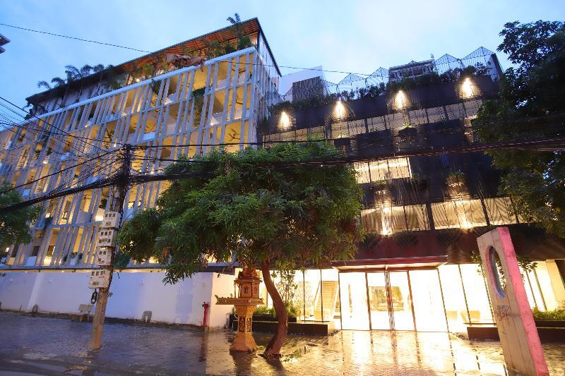 Baitong Hotel & Resort Phnom Penh Dış mekan fotoğraf